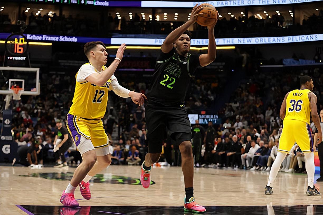 面对湖人不惜代价疯狂刷数据！鹈鹕指望内线新秀带队走向成功？